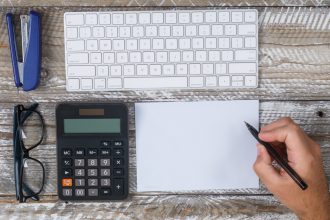 Optimisez vos calculs avec une calculatrice en ligne performante